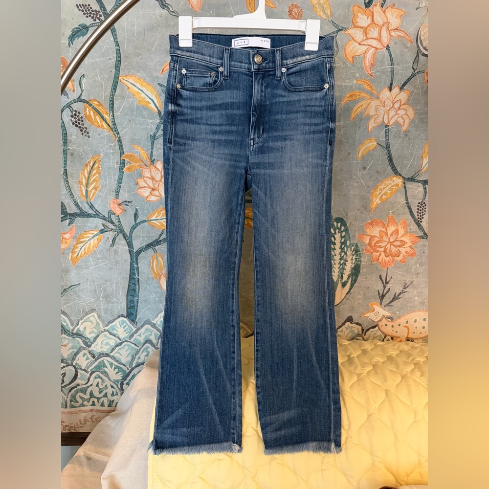 AYR The Bomb Pop Crop Flare Jeans Raw Hem Medium Wash Denim Size 27 Short